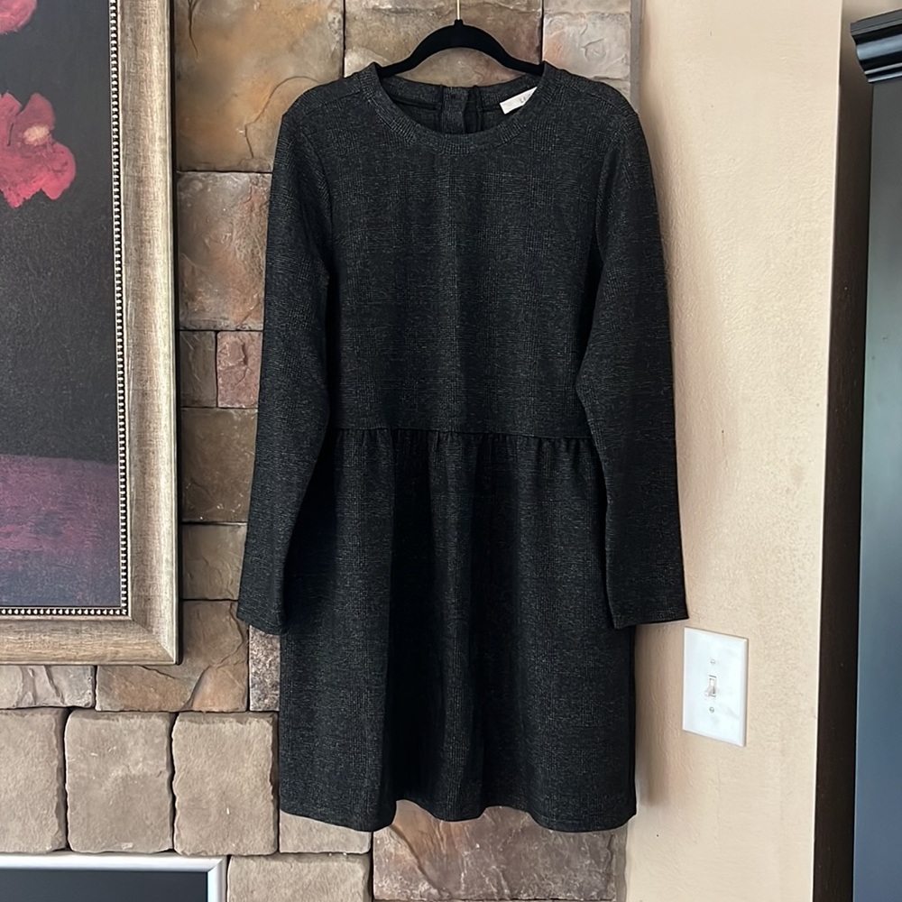 Loft Dress - Picture 2 of 7